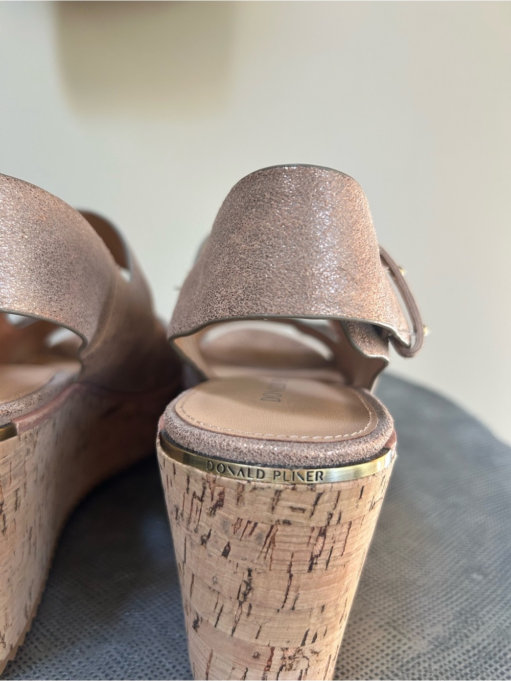 Donald Pliner ~ Metallic Leather Irine Cork Wedge Platform Sandal size 7.5 - Picture 7 of 15